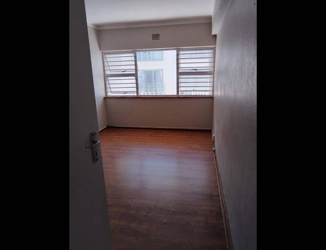 2 BEDROOM PROPERTY TO RENT IN CLAREMONT UPPER